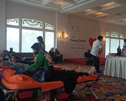 Kegiatan donor darah yang dilaksanakan oleh PT Karaba pada Rabut 8 Juni 2022
