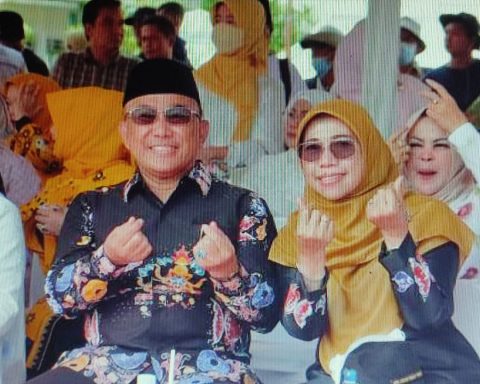 Wali Kota Depok, Mohammad Idris bersama Bunda Elly Farida, Ketua TP PKK Kota Depok. Dampingi Langsung 48 Peserta MTQ Asal Depok di Sumedang