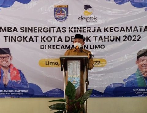Wali Kota Depok Mohammad Idris membuka Lomba Sinergitas Kinerja Kecamatan se-Kota Depok di Kecamatan Limo, Senin (01/08/22).