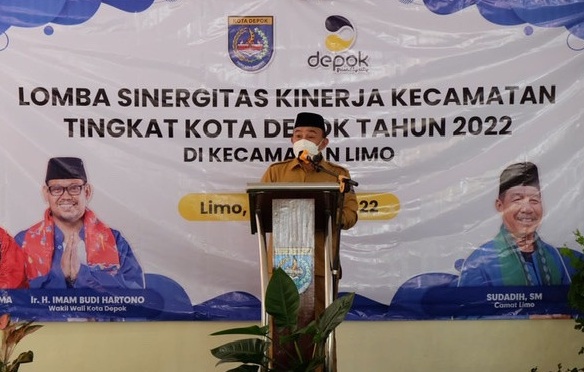 Wali Kota Depok Mohammad Idris membuka Lomba Sinergitas Kinerja Kecamatan se-Kota Depok di Kecamatan Limo, Senin (01/08/22).