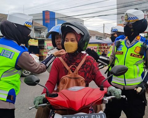 Aksi Humanis Satlantas Polres Metro Depok