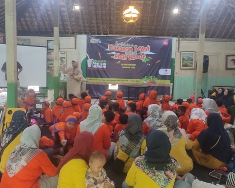 cegah stunting,komunitas ibu keren beri edukasi literasi gizi anak