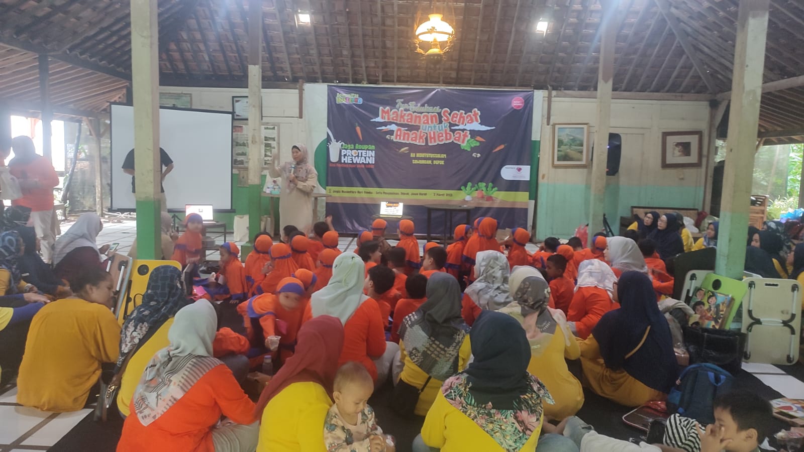 cegah stunting,komunitas ibu keren beri edukasi literasi gizi anak