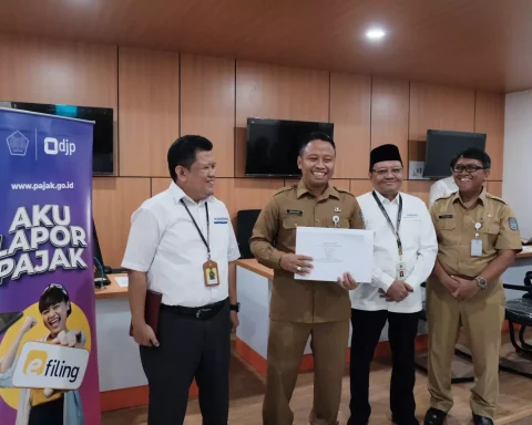 Sekda Supian Suri laporkan SPT.(istimewa)