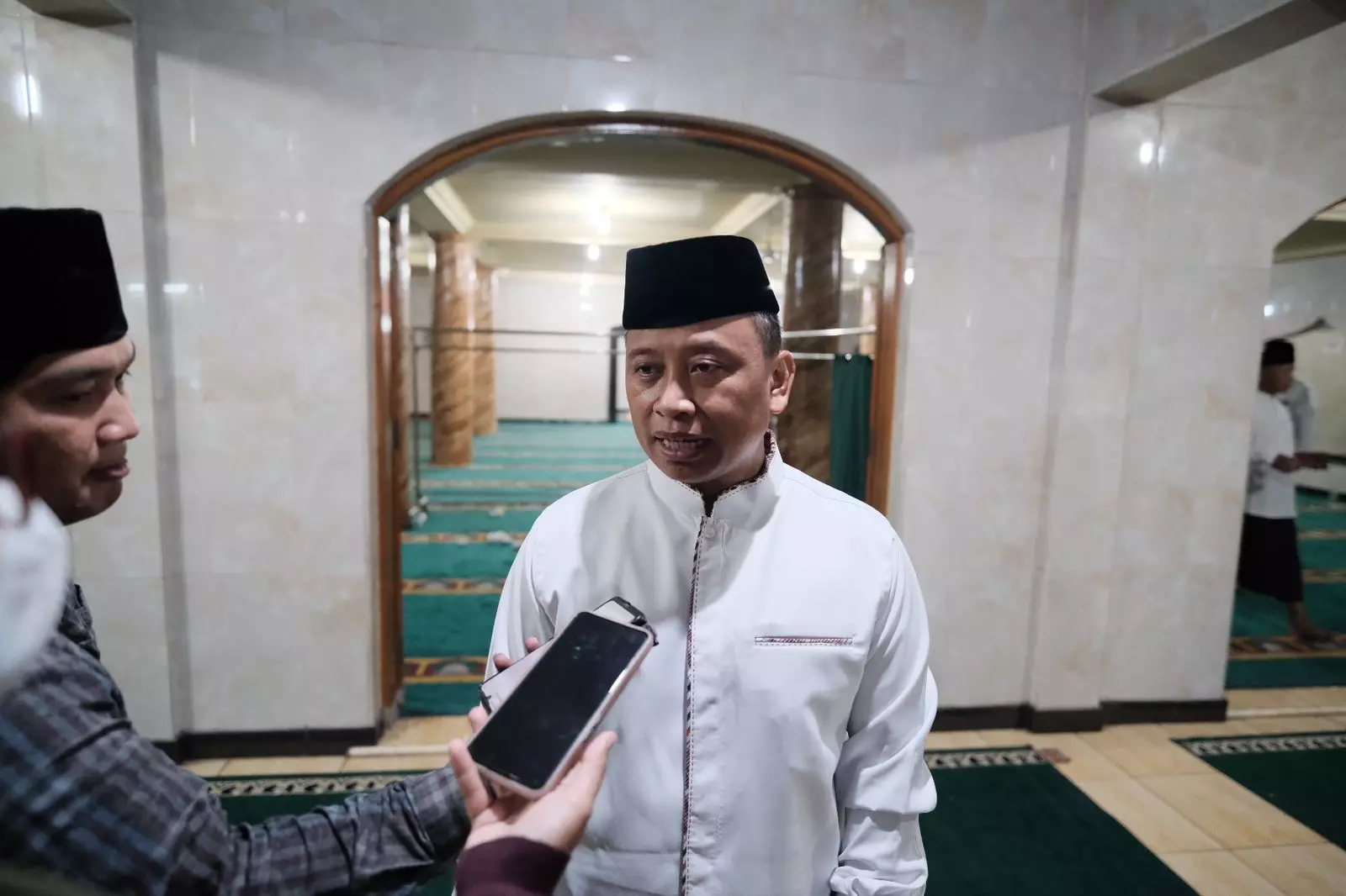 Sekda Depok Supian Suri mengadakan tarling di kawasan Kecamatan Cilodong