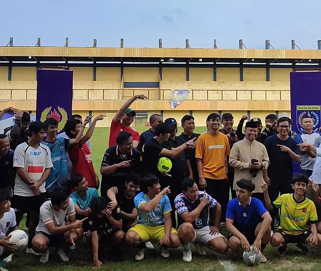 Sekda Depok saat bertemu komunitas futsal. (istimewa)