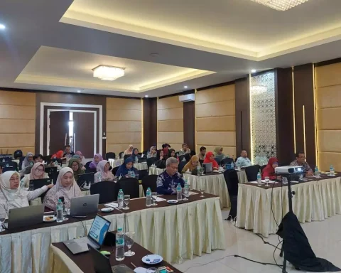 Dinas Koperasi dan Usaha Mikro (DKUM) Kota Depok mengadakan evaluasi terakhir terhadap kinerja pendamping WUB tingkat Kota, Kecamatan, dan Kelurahan. Evaluasi ini digelar di Hotel Green Peak