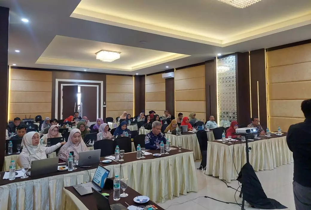 Dinas Koperasi dan Usaha Mikro (DKUM) Kota Depok mengadakan evaluasi terakhir terhadap kinerja pendamping WUB tingkat Kota, Kecamatan, dan Kelurahan. Evaluasi ini digelar di Hotel Green Peak