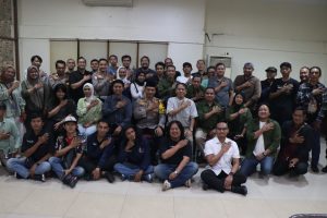 Polres Depok bersama awak media. (istimewa)
