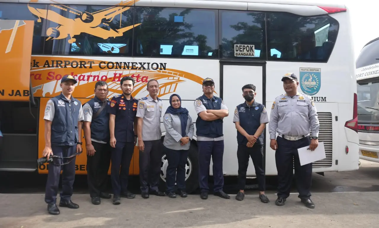 Dishub Kota Depok melakukan ramp check di Terminal Margonda Raya, beberapa waktu lalu. (Isitmewa)
