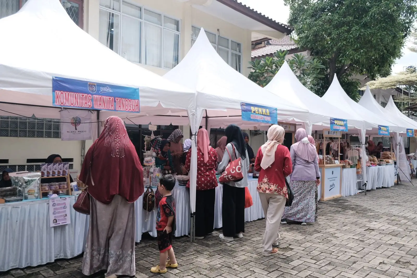 Expo produk hasil PEKKA dan Komunitas Wanita Tangguh binaan DP3AP2KB Kota Depok di Halaman Gedung Dekranasda, 20-21 Maret 2025. (Istimewa)