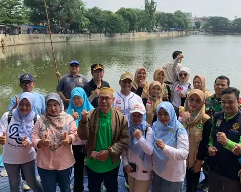 Para aparatur Kelurahan Tugu dan Tokoh Masyarakat setempat. (istimewa)