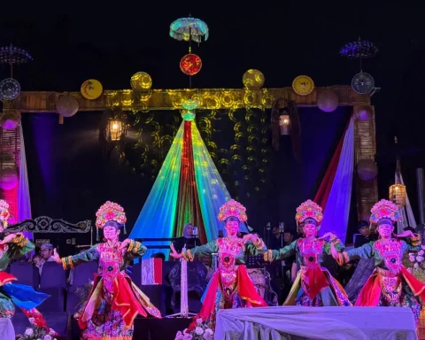 Penampilan Tari Topeng Cisalak di acara Hiburan Rakyat di DOS. (istimewa)