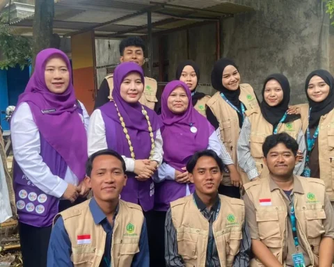 Cing Ikah bersama mahasiswa Universitas Islam Depok (UID)