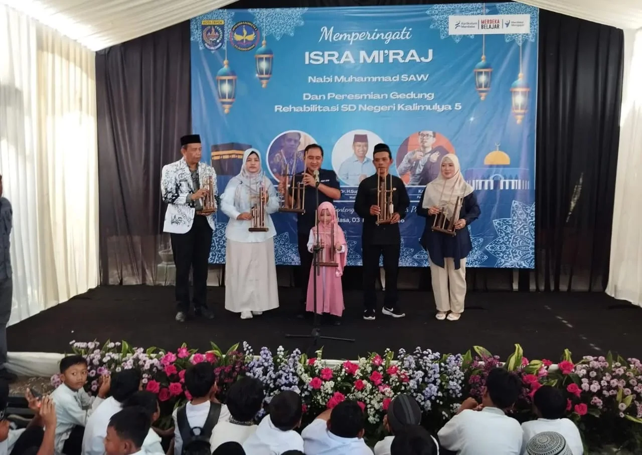 Wakil Wali Kota Depok Chandra Rahmansyah meresmikan gedung baru SD Negeri Kalimulya 5 yang berlokasi di Jalan TMP Kalimulya, Kebon Duren, Kelurahan Kalimulya, Kecamatan Cilodong.